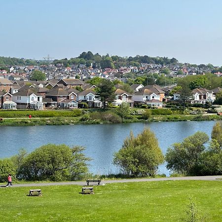 Modern 1 Bed Apartment Next To Beach And Golf Course Llanelli Luaran gambar