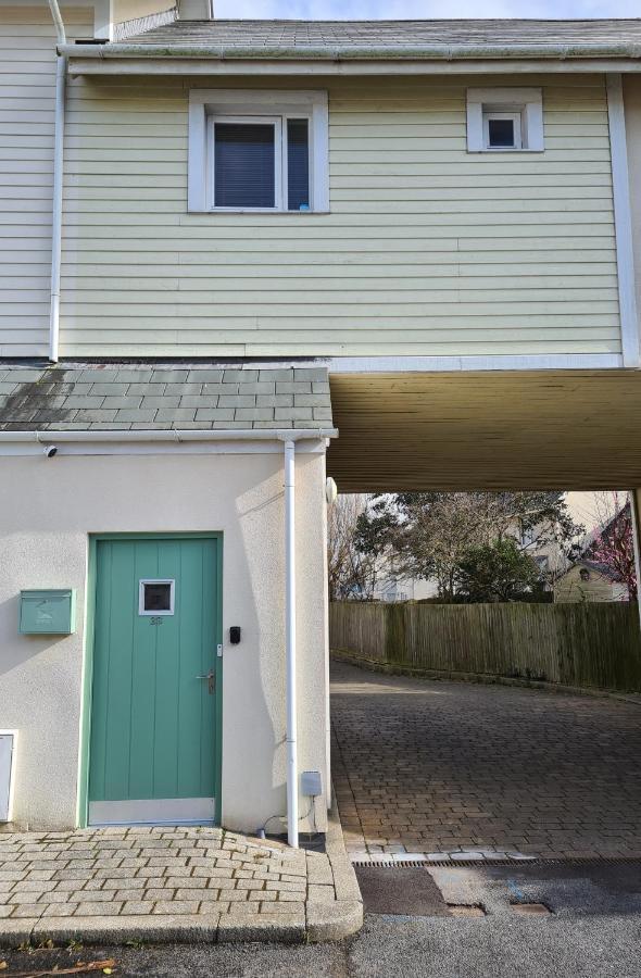Modern 1 Bed Apartment Next To Beach And Golf Course Llanelli Luaran gambar