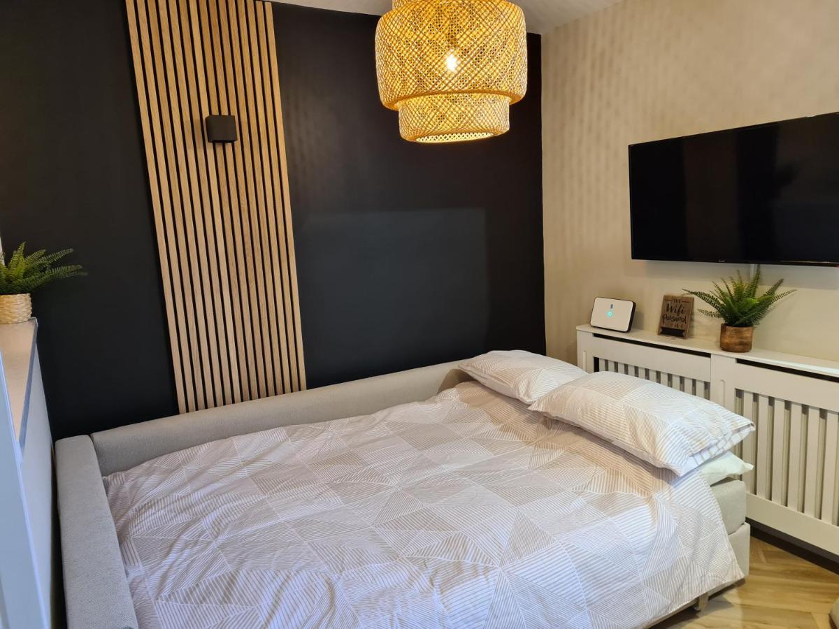 Modern 1 Bed Apartment Next To Beach And Golf Course Llanelli Luaran gambar