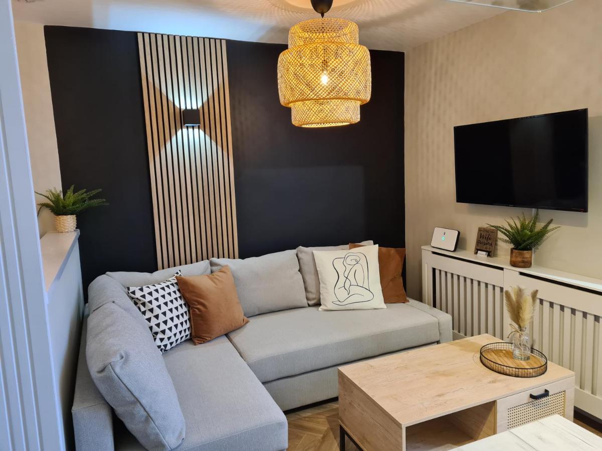 Modern 1 Bed Apartment Next To Beach And Golf Course Llanelli Luaran gambar