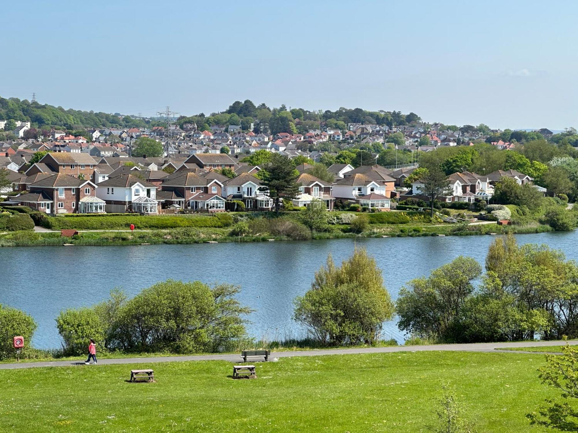 Modern 1 Bed Apartment Next To Beach And Golf Course Llanelli Luaran gambar