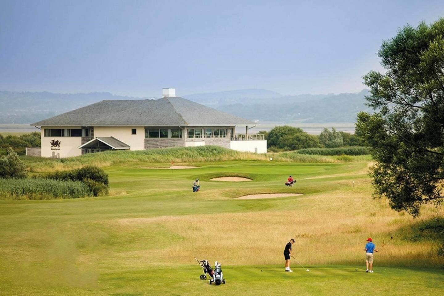 Modern 1 Bed Apartment Next To Beach And Golf Course Llanelli Luaran gambar